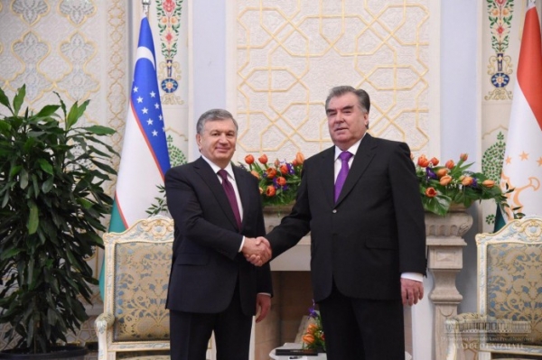 Президенты Узбекистана и Таджикистана провели переговоры